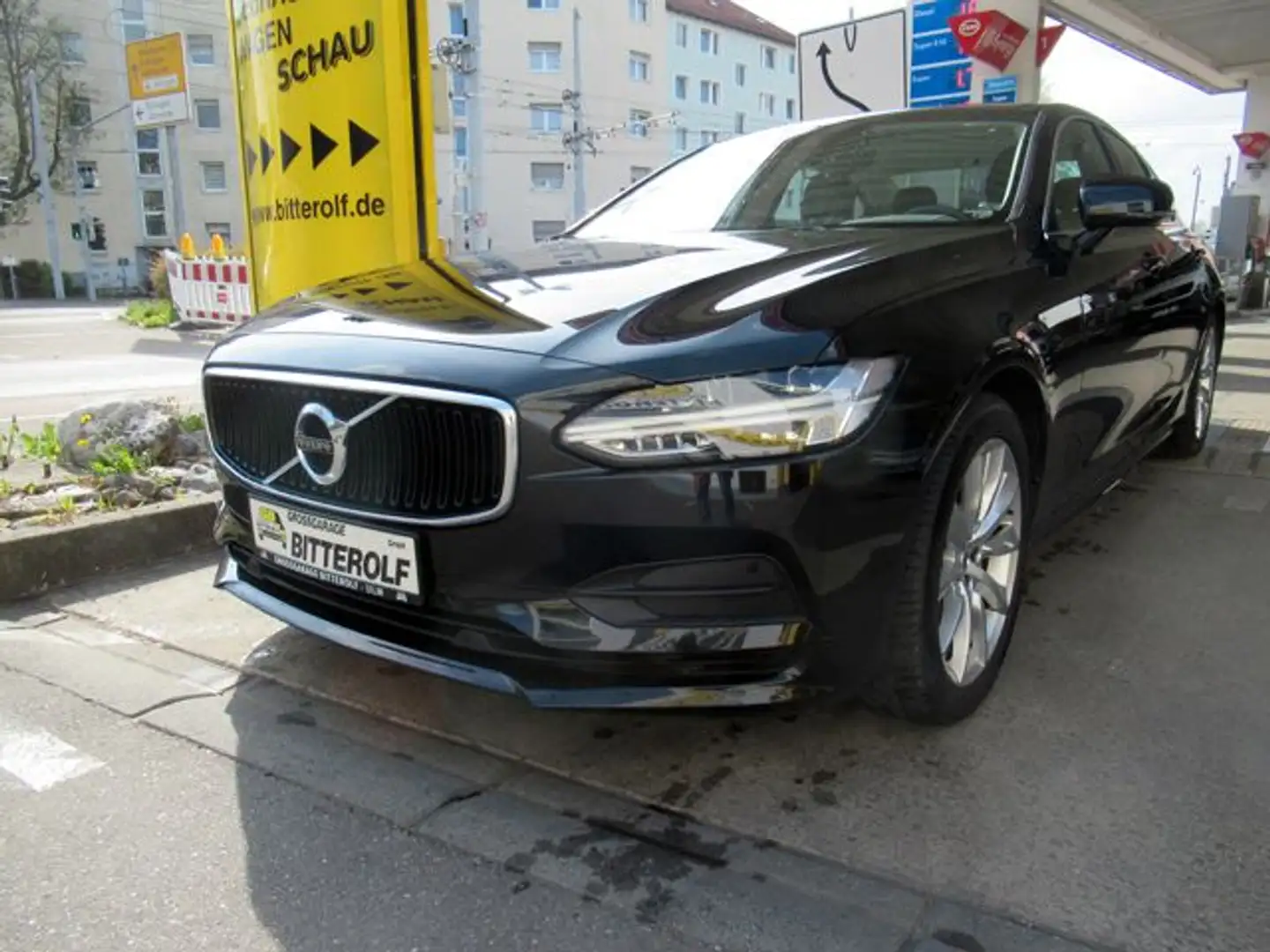 Volvo S90 D5 Aut AWD Momentum Pro Navi/RFK/SHZ/Leder/L Černá - 2