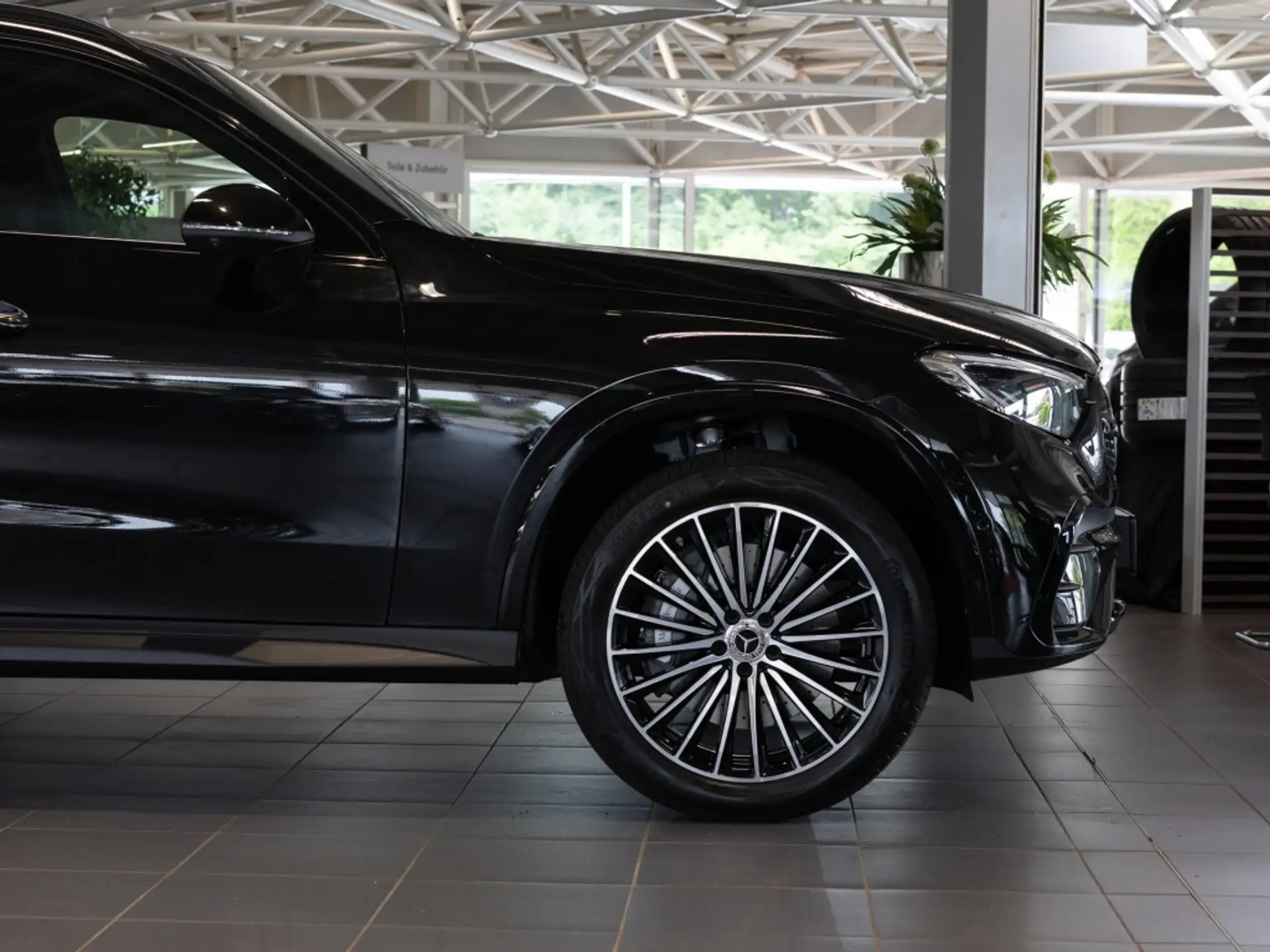 Mercedes-Benz GLC GLC 300 2026 검정 사진 5