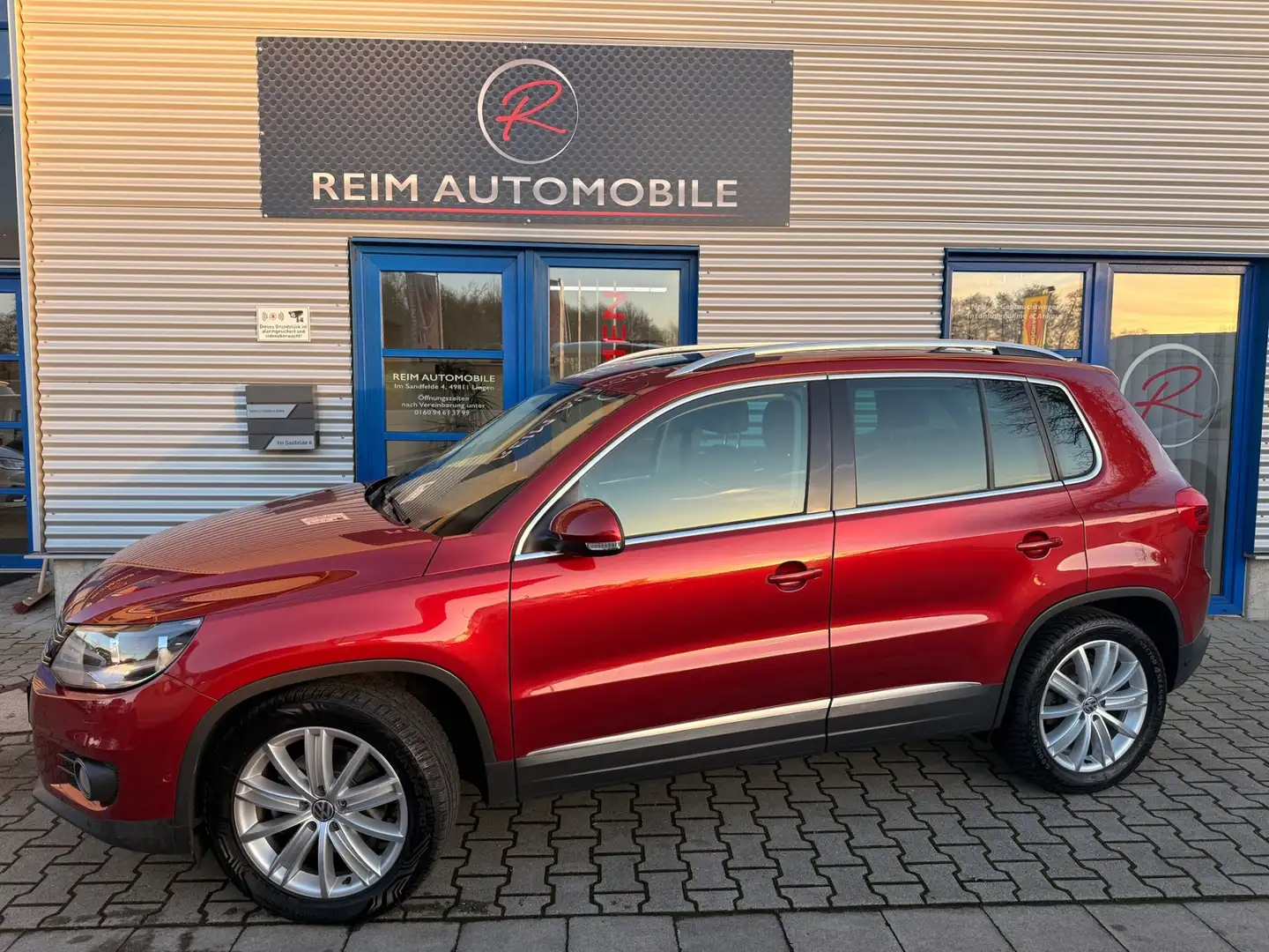 Volkswagen Tiguan 1,4 TSI Sport & Style BMT *TOP ZUSTAND*PANORAMA*T Rouge - 2