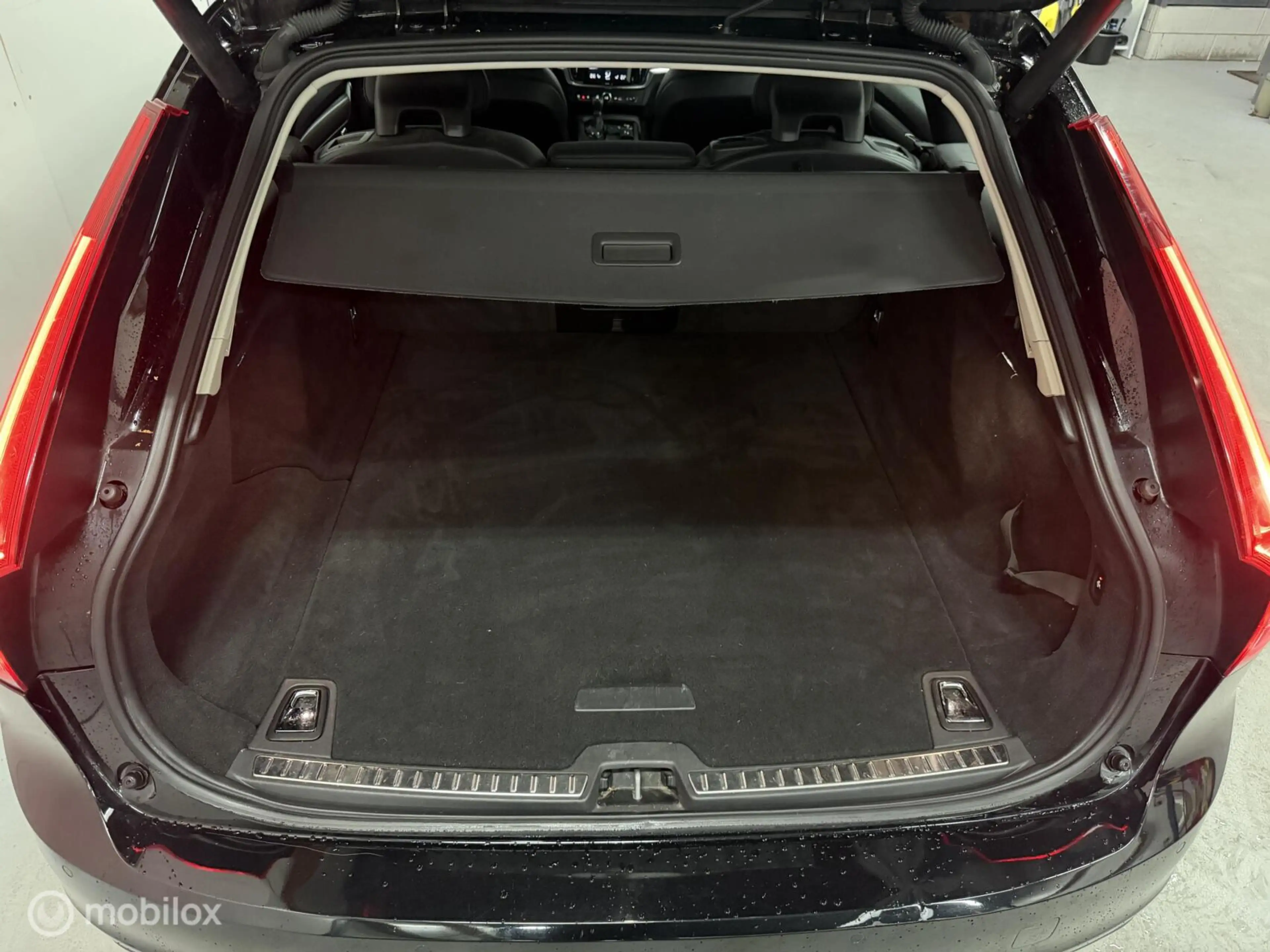 Volvo V90 2.0 T5 Momentum NL-AUTO / DEALERHISTORIE / LEER — photo 7