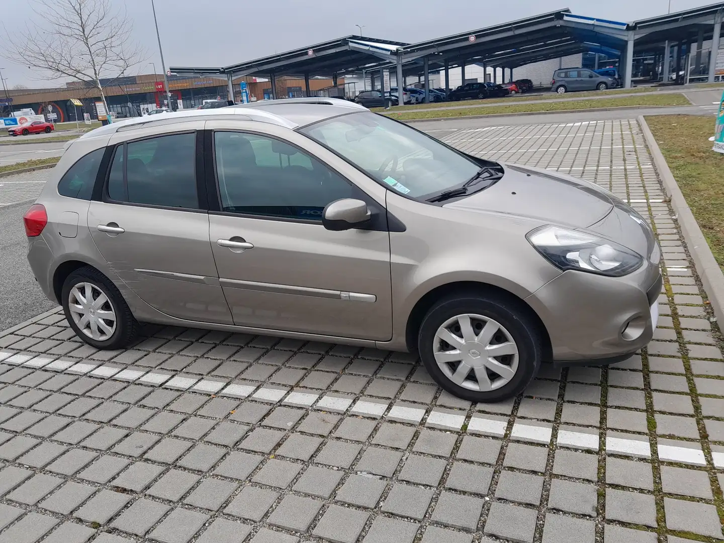 Renault Clio 1.5 dCi 90 FAP Grandtour Dynamique - 1
