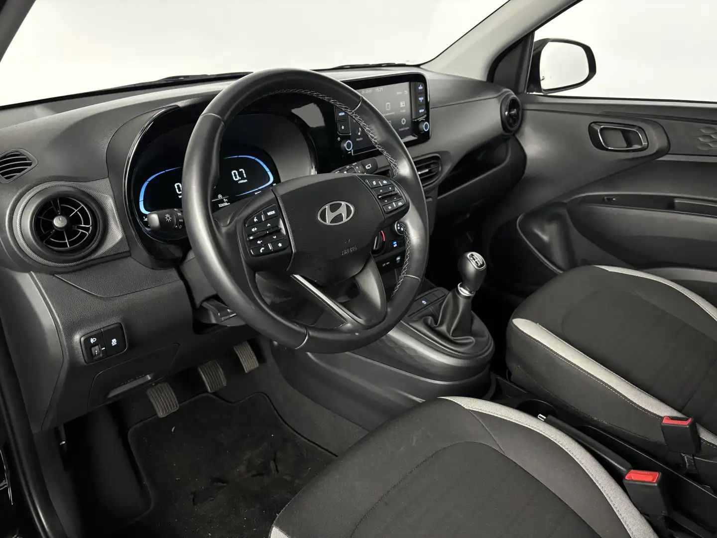 Hyundai i10 1.0 Comfort | Navigatie via Apple Car Play | Cruis Schwarz - 2