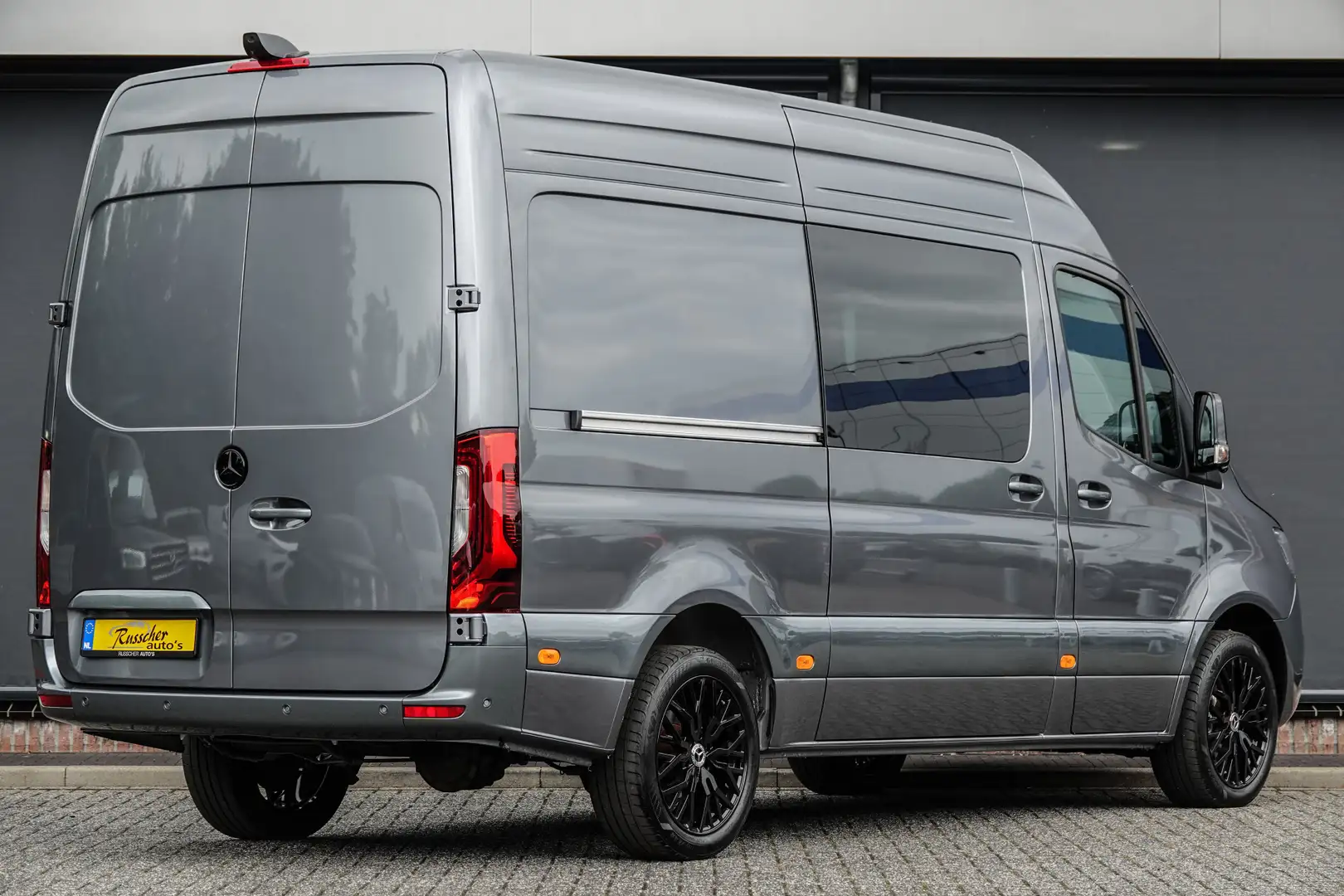 Mercedes-Benz Sprinter L2H2 319Cdi 190Pk 9G-Tronic | Dubbel Cabine | 5-Pe Grijs - 2