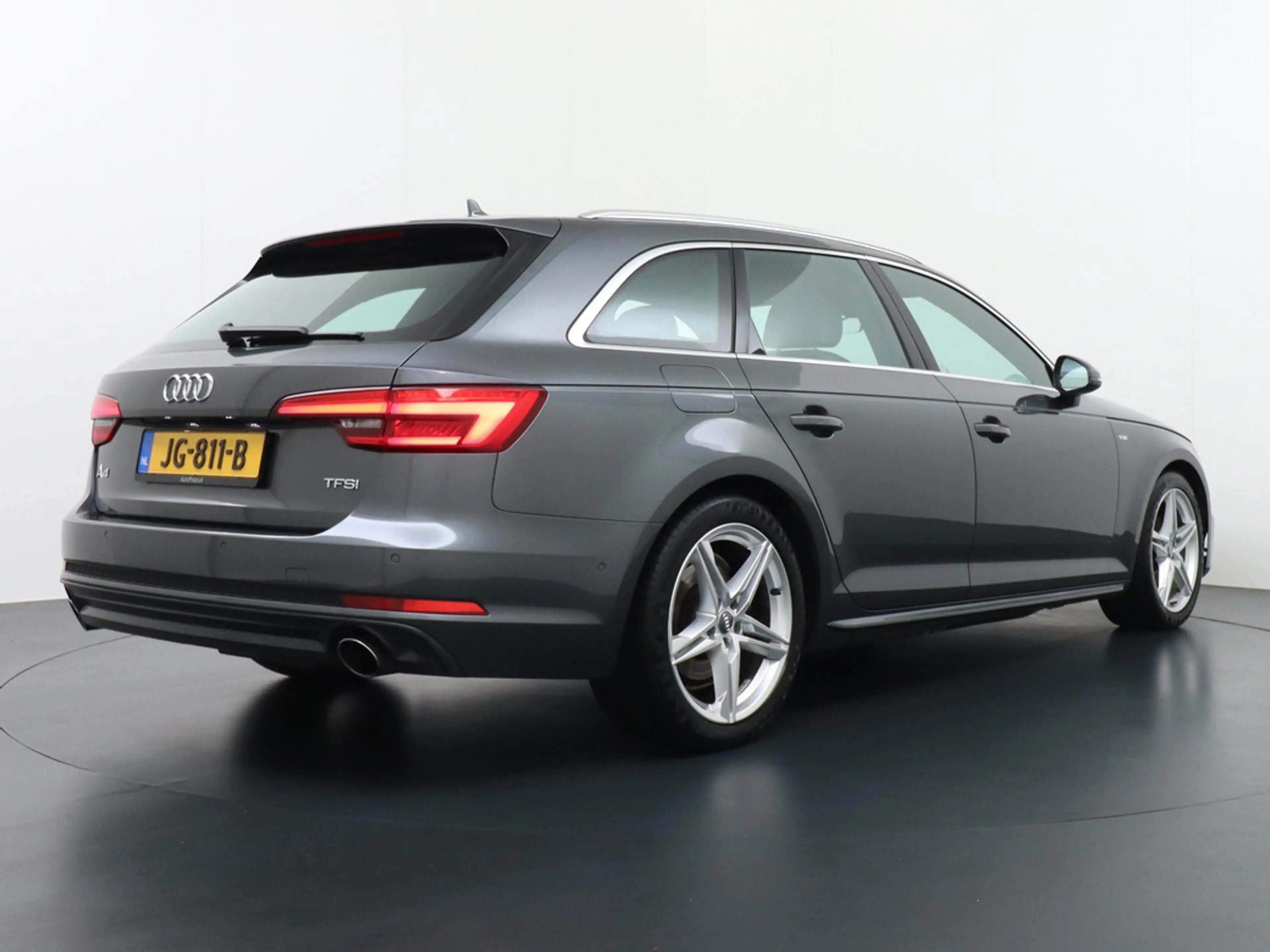 Audi A4 Avant 2.0 TFSI ultra Sport Pro Line S Trekhaak/18i — photo 4
