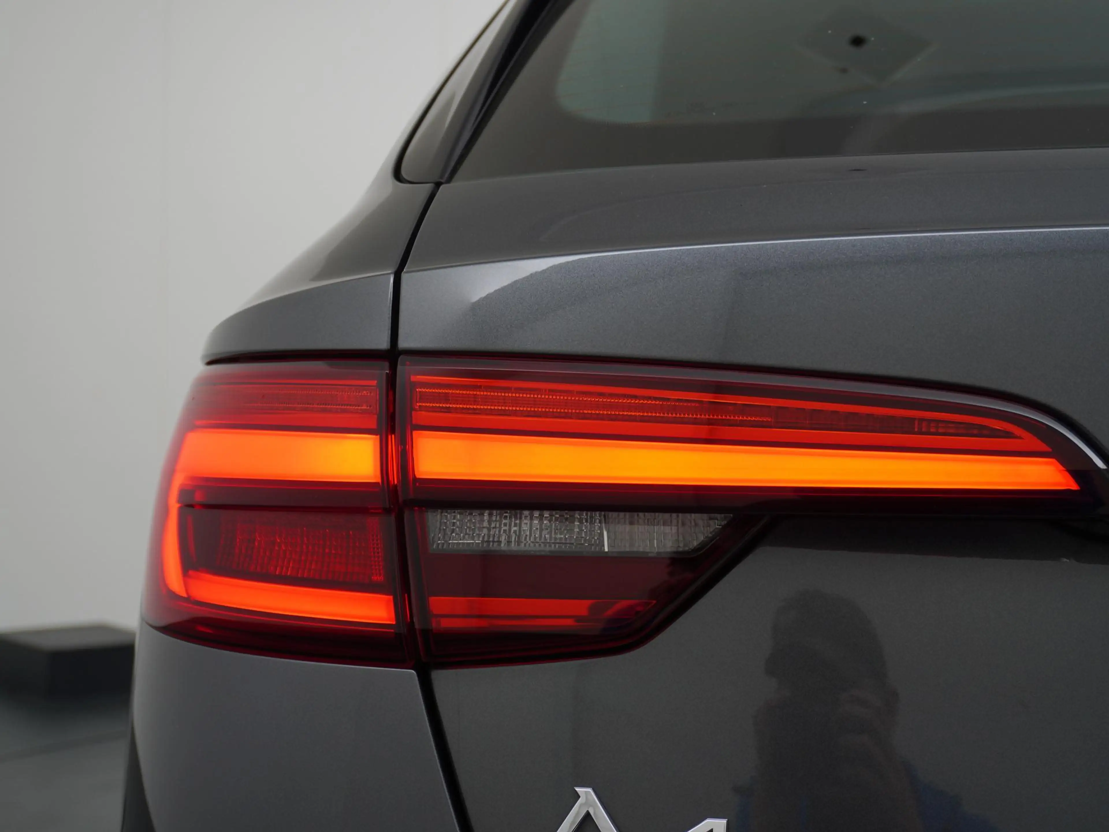 Audi A4 Avant 2.0 TFSI ultra Sport Pro Line S Trekhaak/18i — photo 7