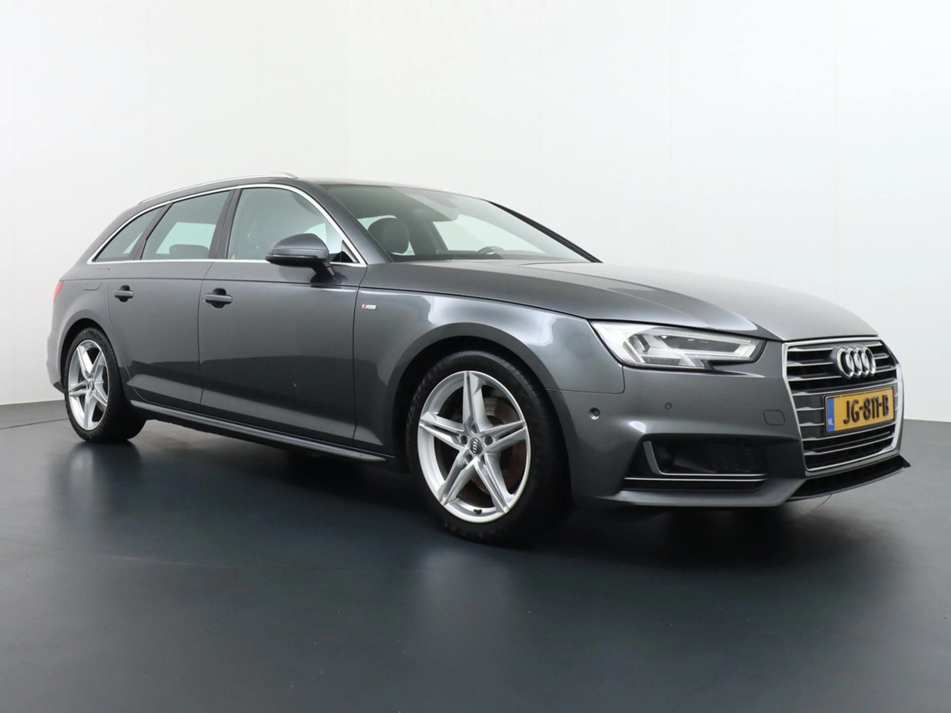 Audi A4 Avant 2.0 TFSI ultra Sport Pro Line S Trekhaak/18i — photo 3