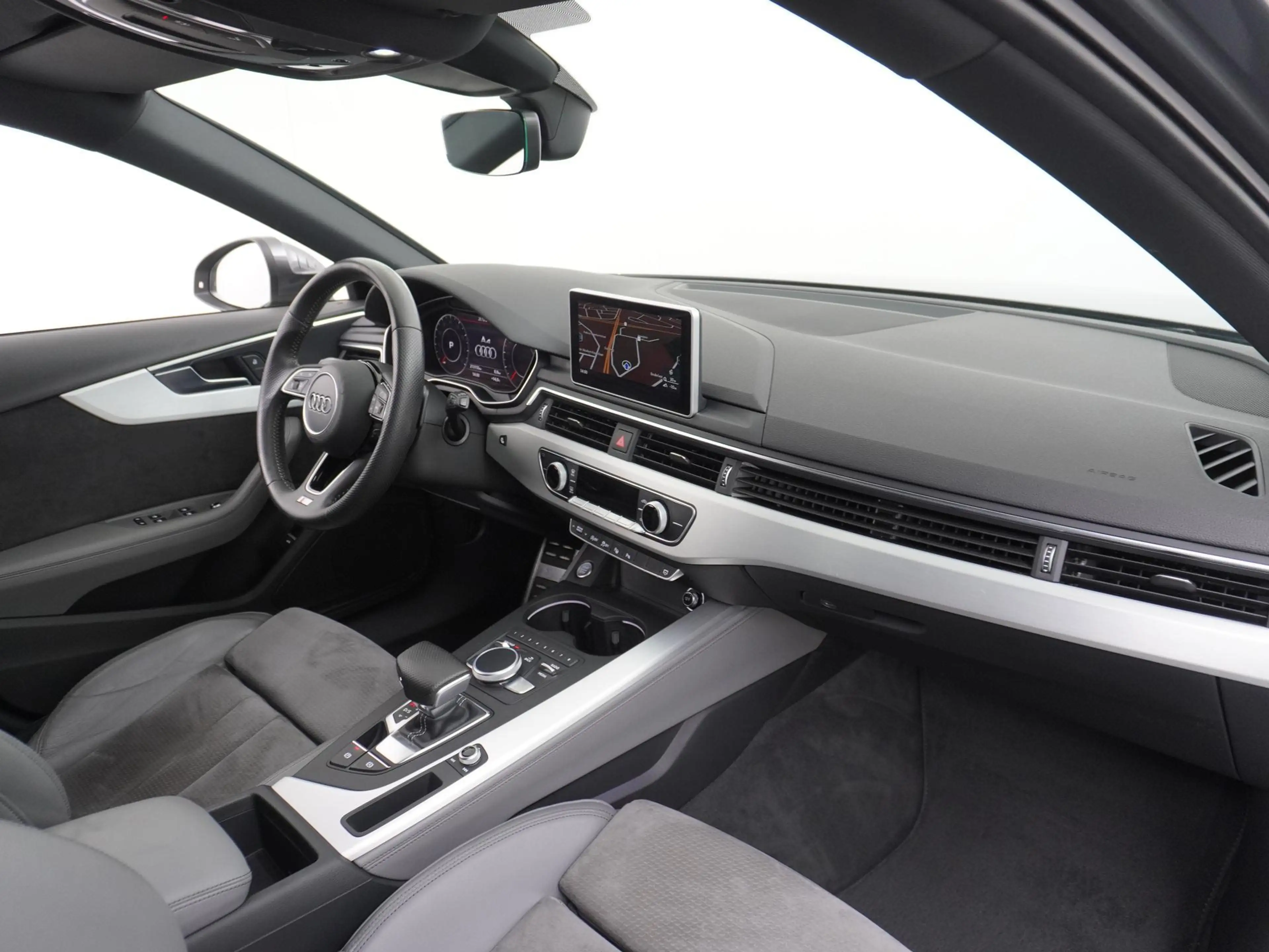 Audi A4 Avant 2.0 TFSI ultra Sport Pro Line S Trekhaak/18i — photo 44