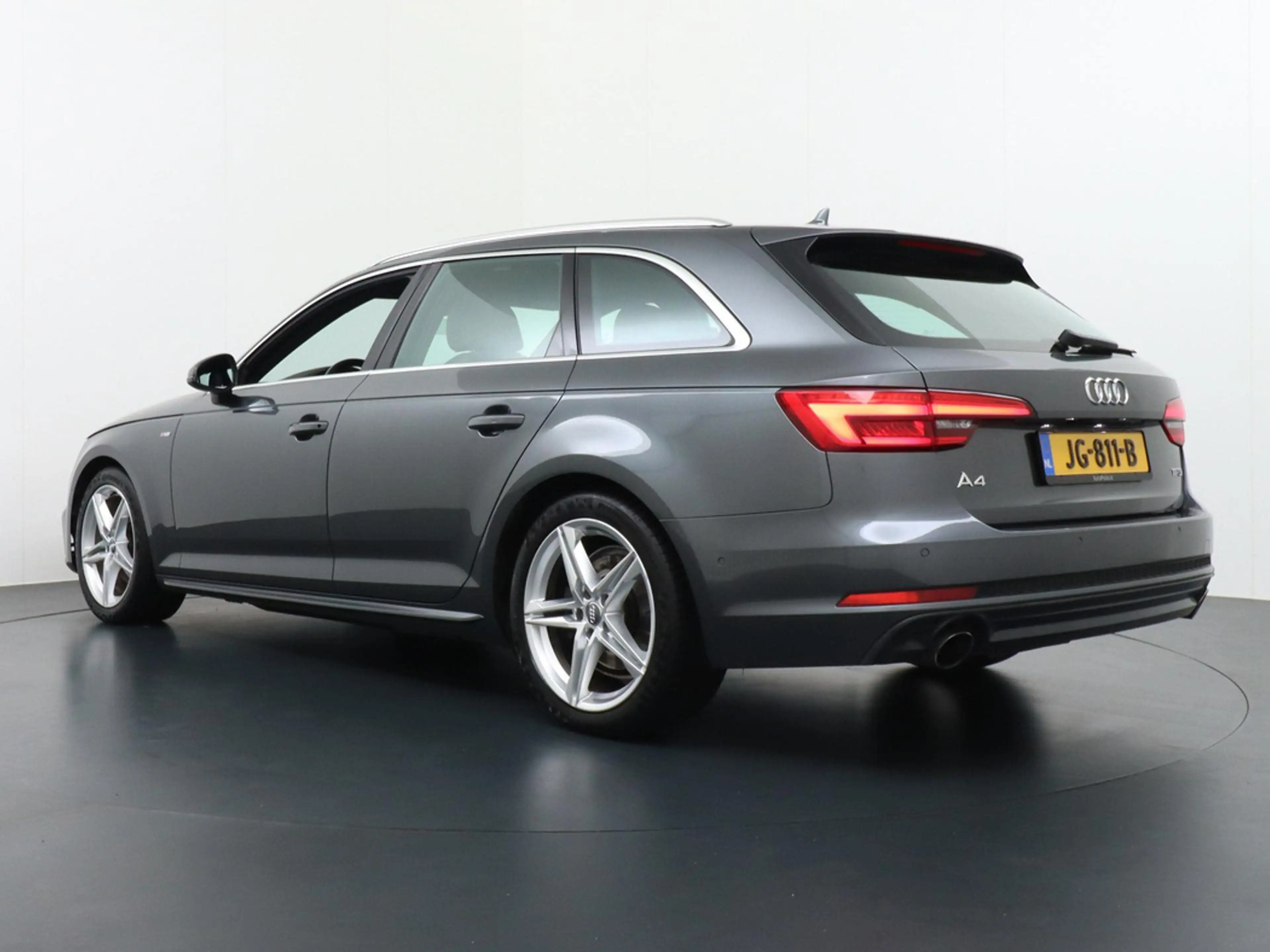 Audi A4 Avant 2.0 TFSI ultra Sport Pro Line S Trekhaak/18i — photo 6