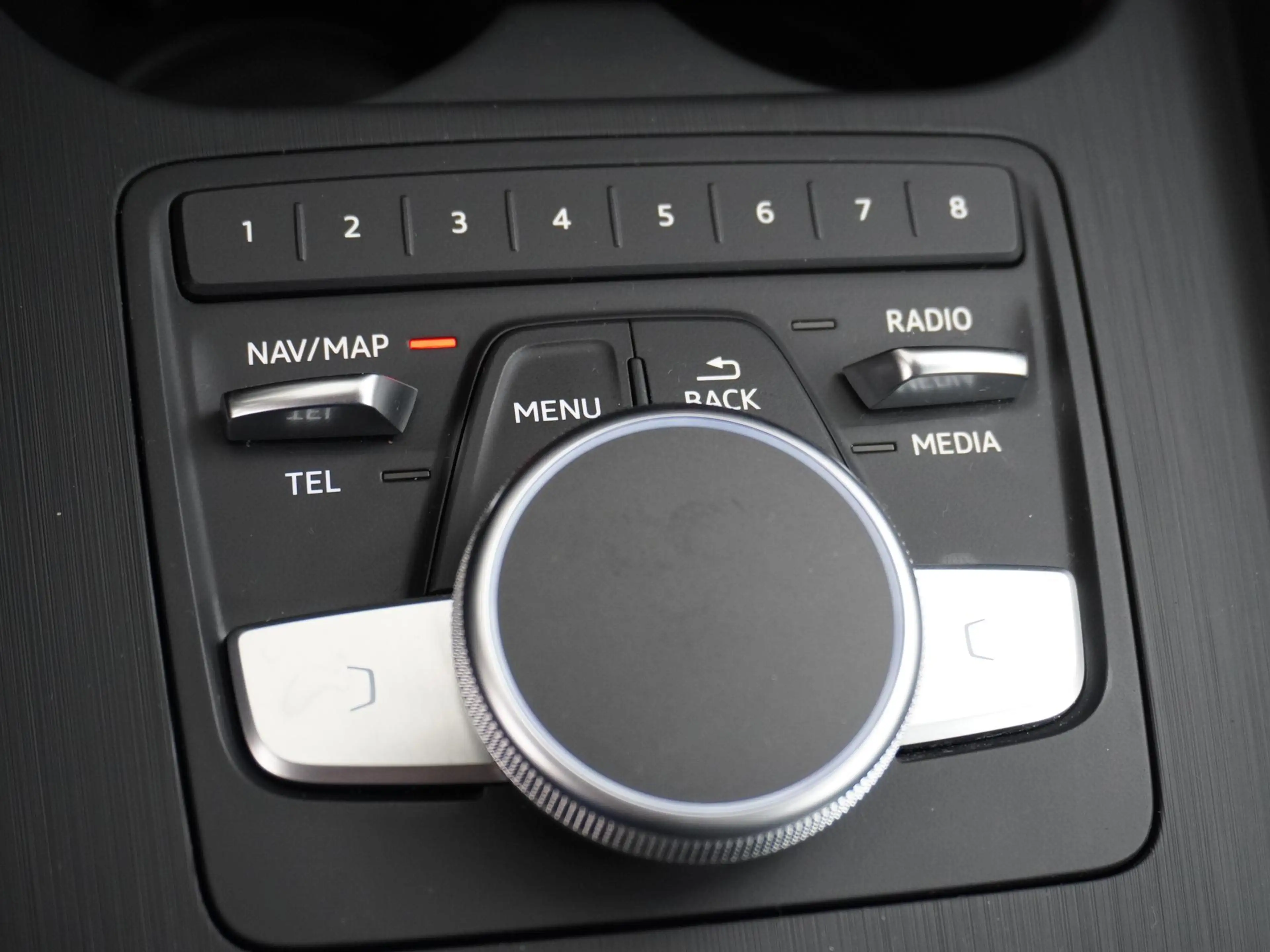 Audi A4 Avant 2.0 TFSI ultra Sport Pro Line S Trekhaak/18i — photo 41