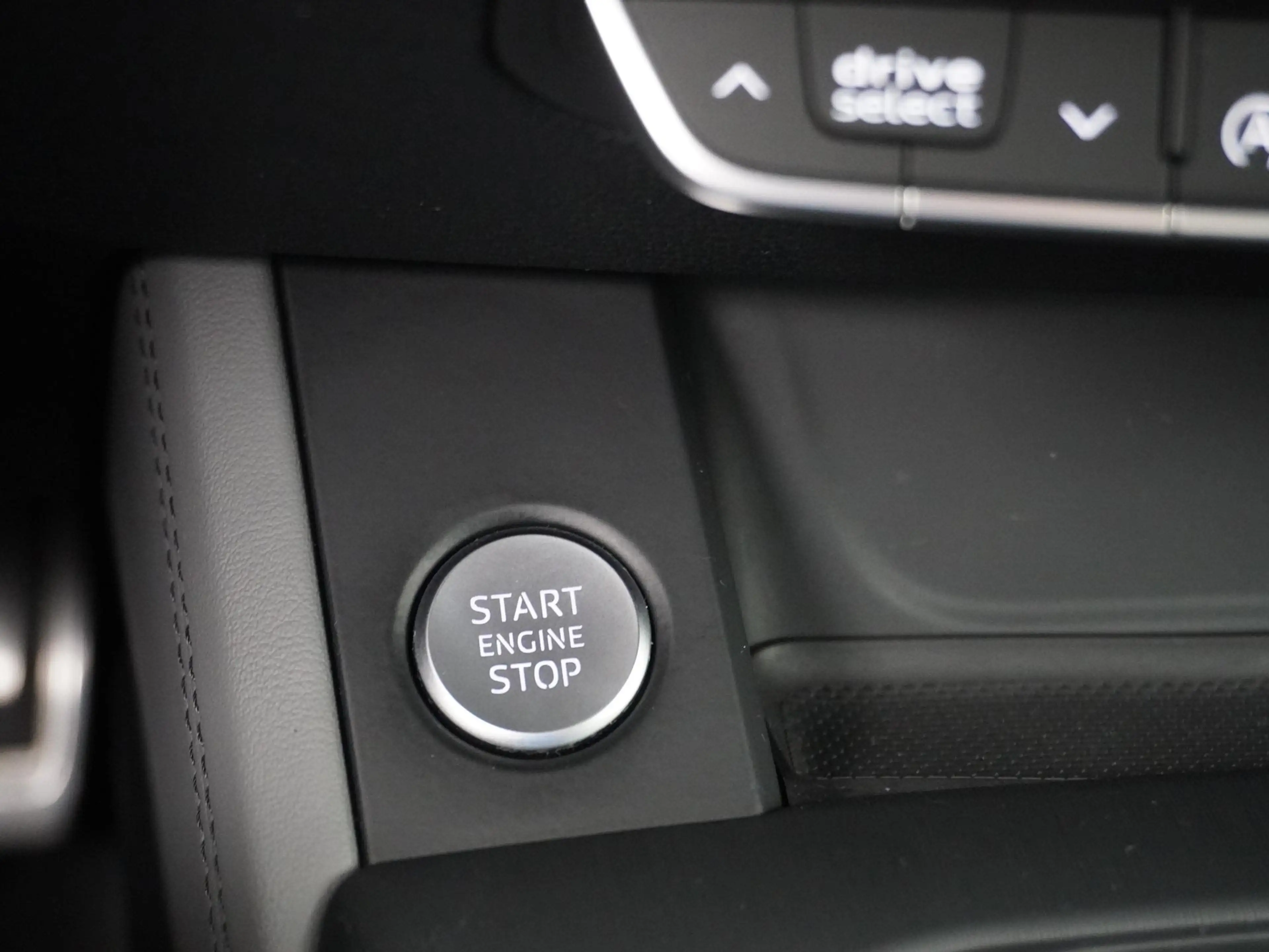Audi A4 Avant 2.0 TFSI ultra Sport Pro Line S Trekhaak/18i — photo 40