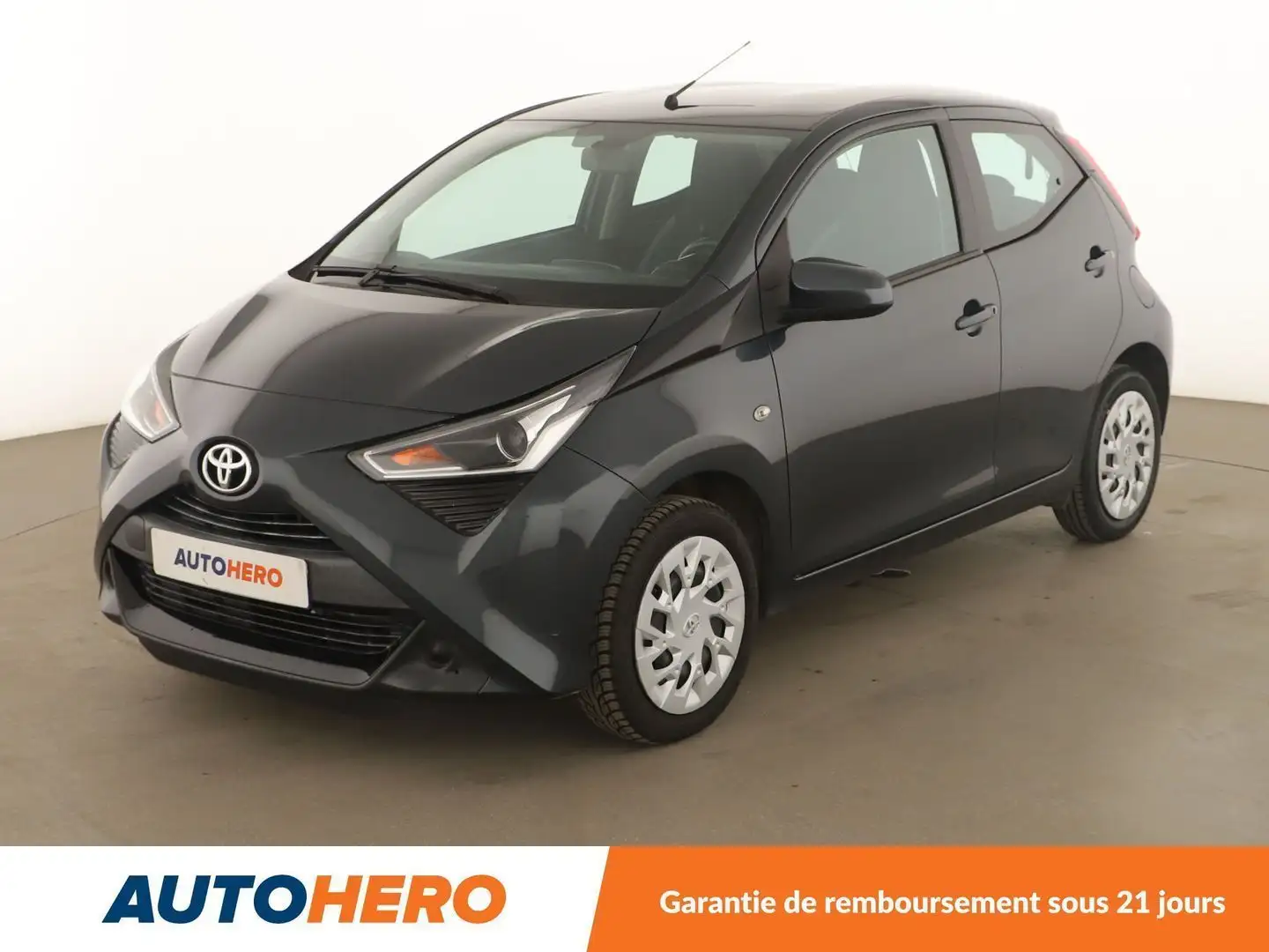 Toyota Aygo 1.0 VVT-i X-Play Noir - 1