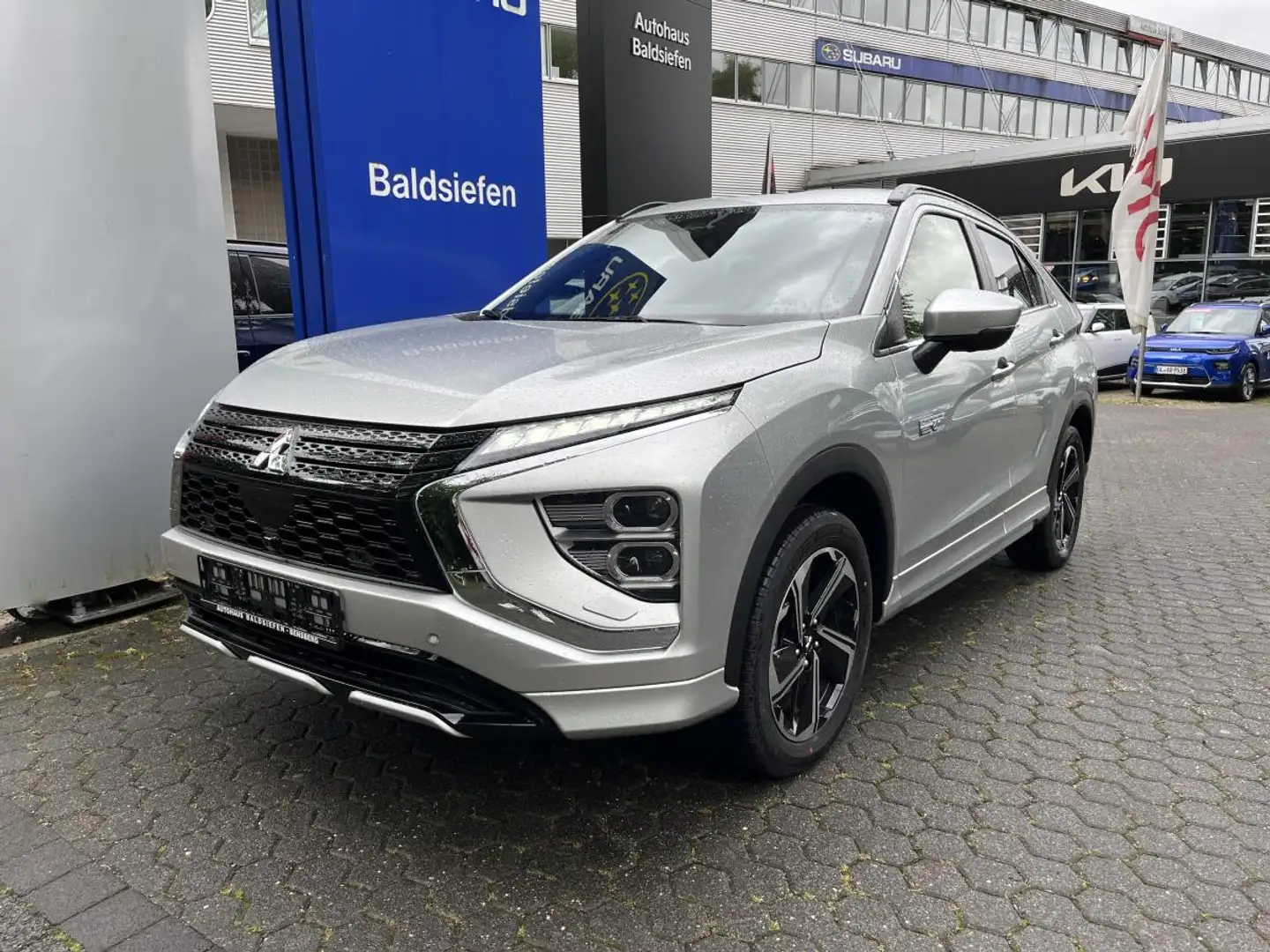 Mitsubishi Eclipse Cross PHEV Select 2.4 4WD Silber - 1