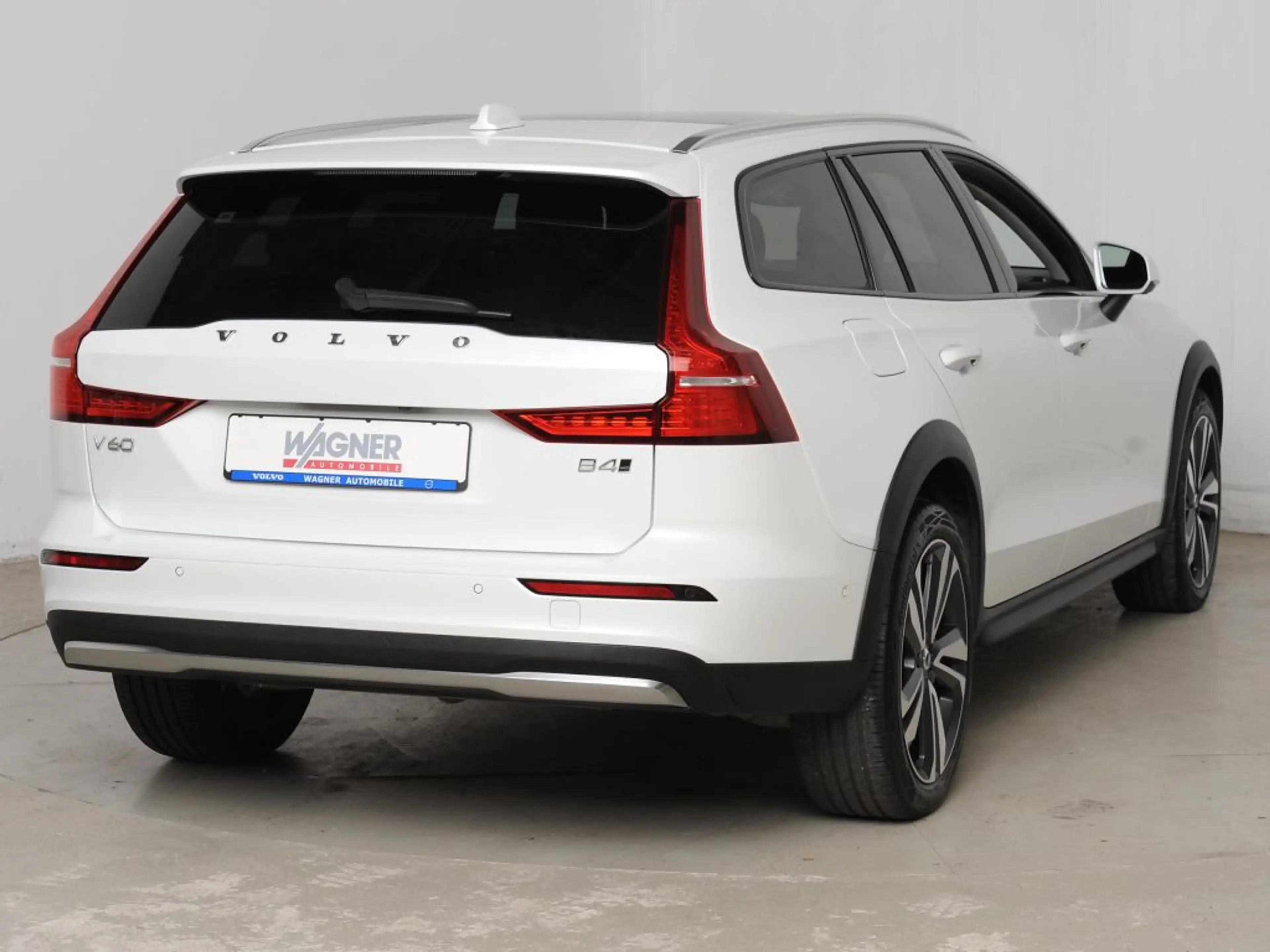 Volvo V60 Cross Country B4 D AWD Ultimate *AHK * 360° * Standheizung.* — photo 6