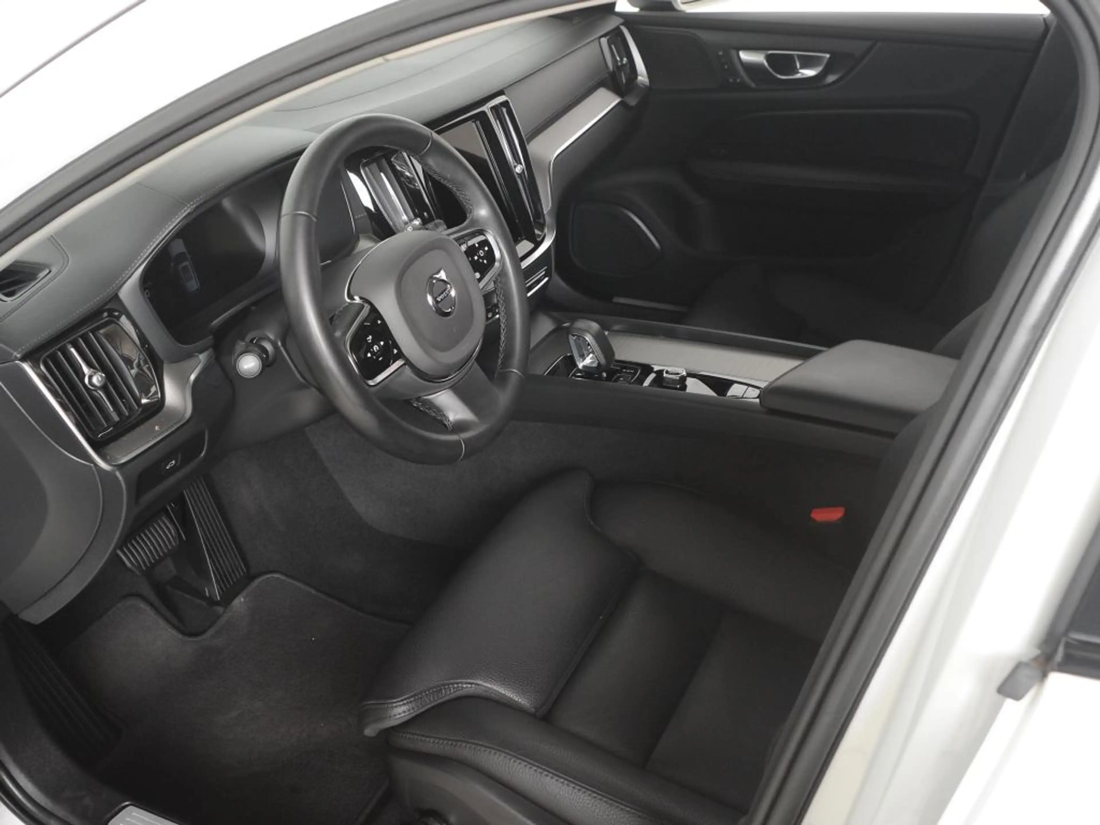 Volvo V60 Cross Country B4 D AWD Ultimate *AHK * 360° * Standheizung.* — photo 11