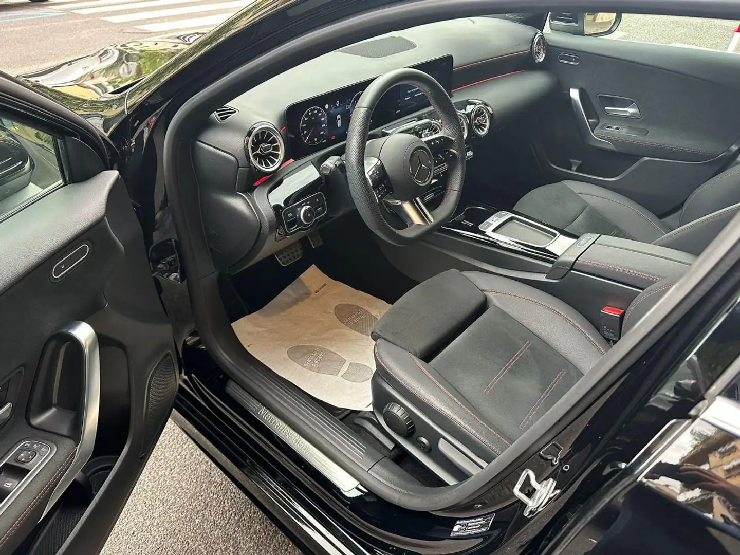 Mercedes-Benz A 200 d Automatic AMG Line Premium Plus-Garanzia Mecedes Nero - 2