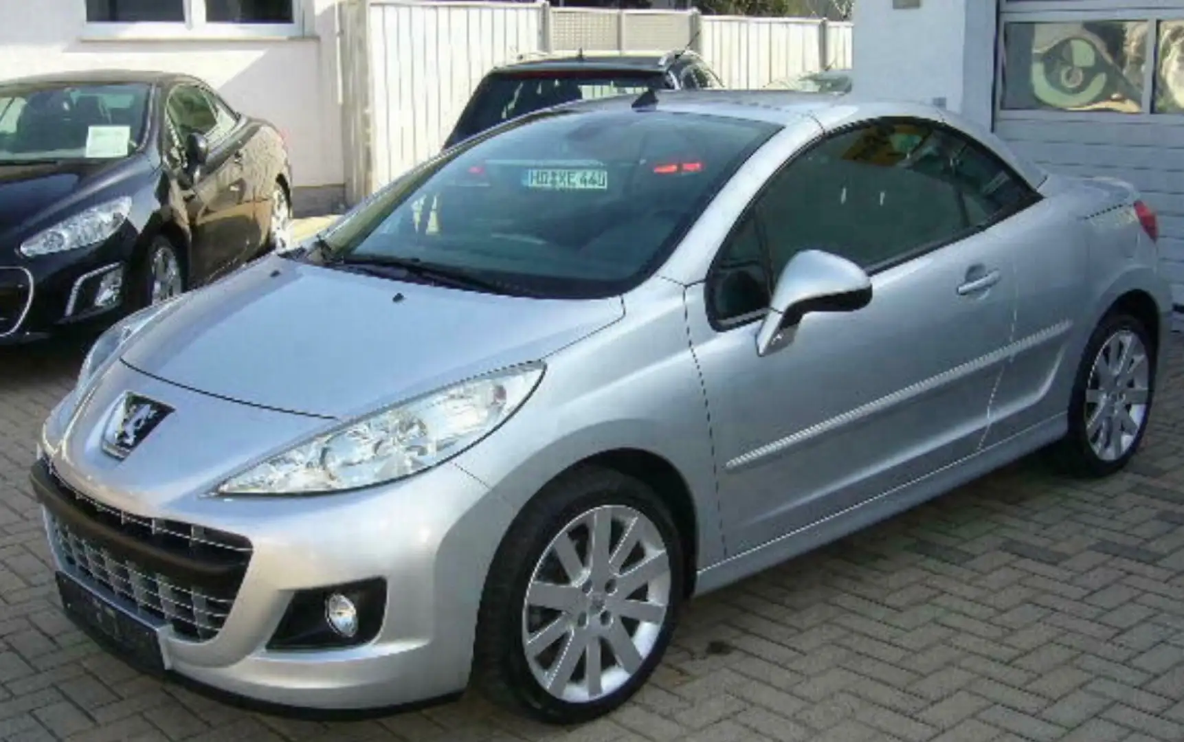 Peugeot 207 207CC Cabrio/Coupé 120 VTi Premium 16V 88kw  silb Silber - 1