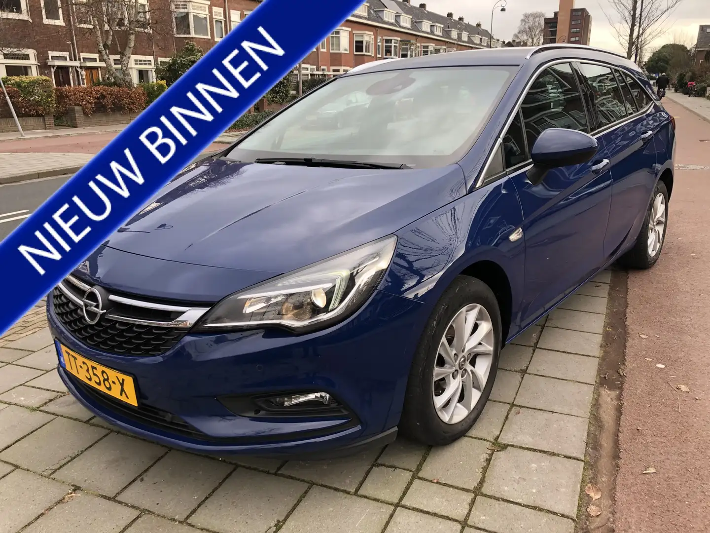 Opel Astra Sports Tourer 1.0 Turbo Business Executive navigat Blue - 1