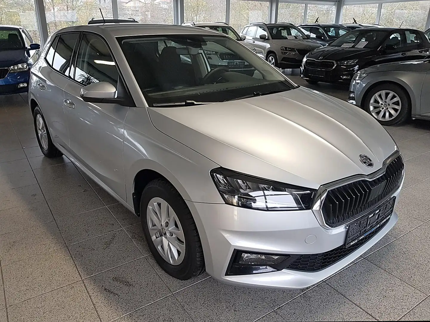 Skoda Fabia 4 TSI Garantie 8/28 AHK SmartLink Sitzhzg LED 8fac Silber - 1