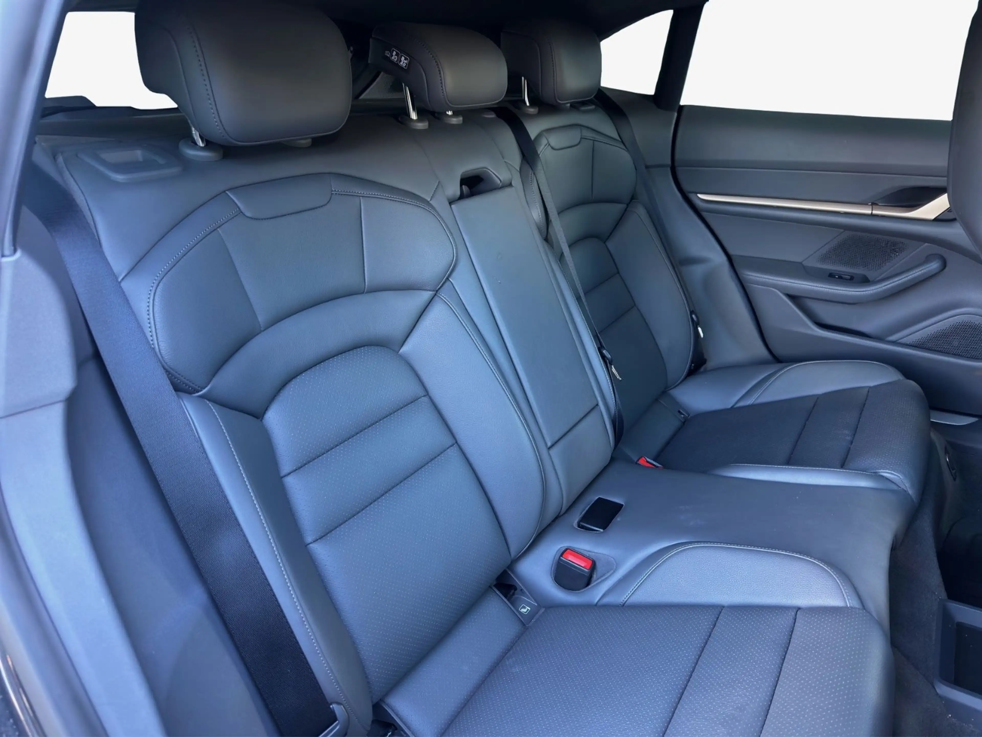 Porsche Taycan 4 Cross Turismo°GARANTIE°MEM°MATRIX°KEY° — photo 12