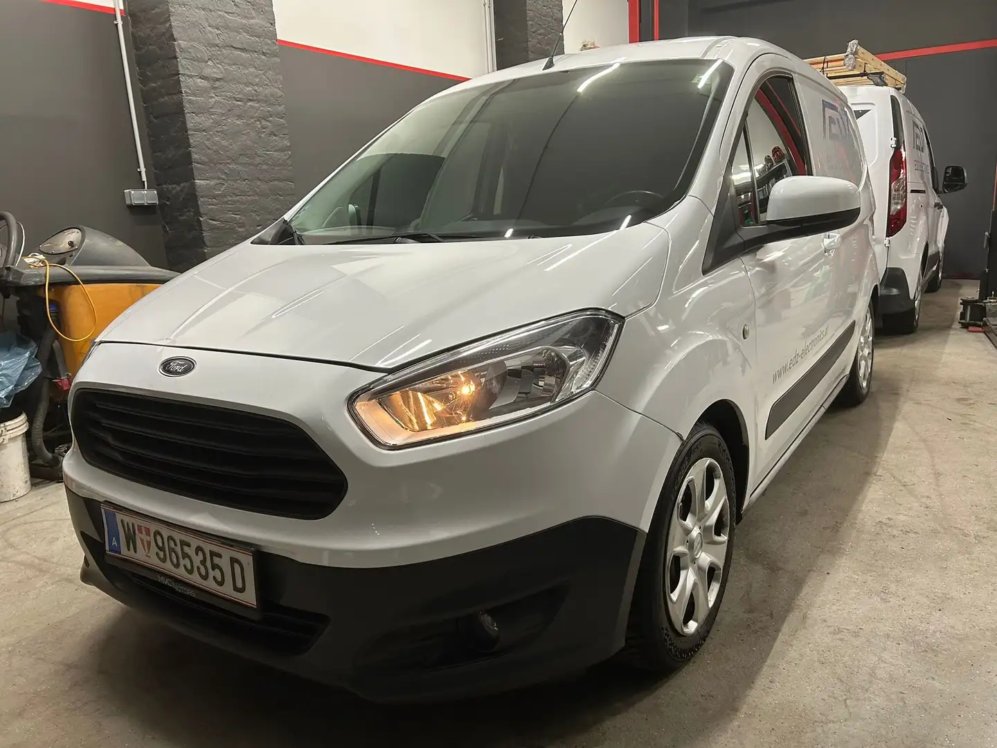 Ford Transit Courier Trend Weiß - 1