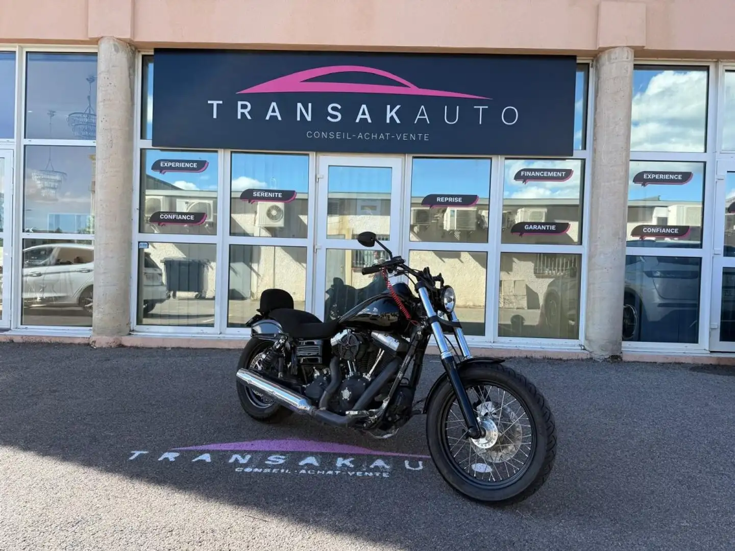 Harley-Davidson Dyna Street Bob 1600 Negru - 1