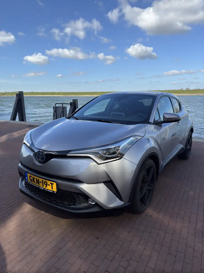 Toyota C-HR 1.8 Hybrid Bi-Tone Grijs - 2