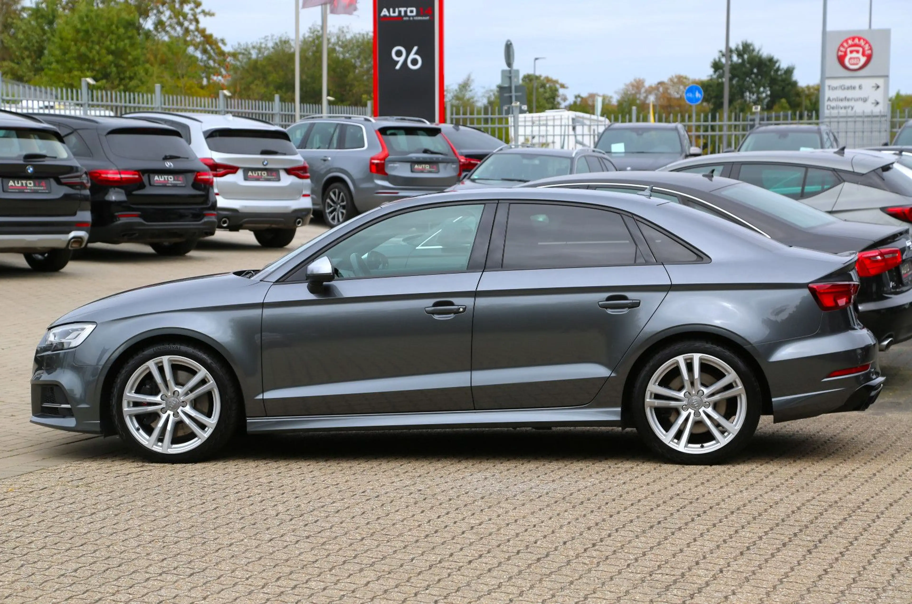 Audi S3 Lim. 2.0 TFSI quattro Virtual LED DSP Massage — photo 12