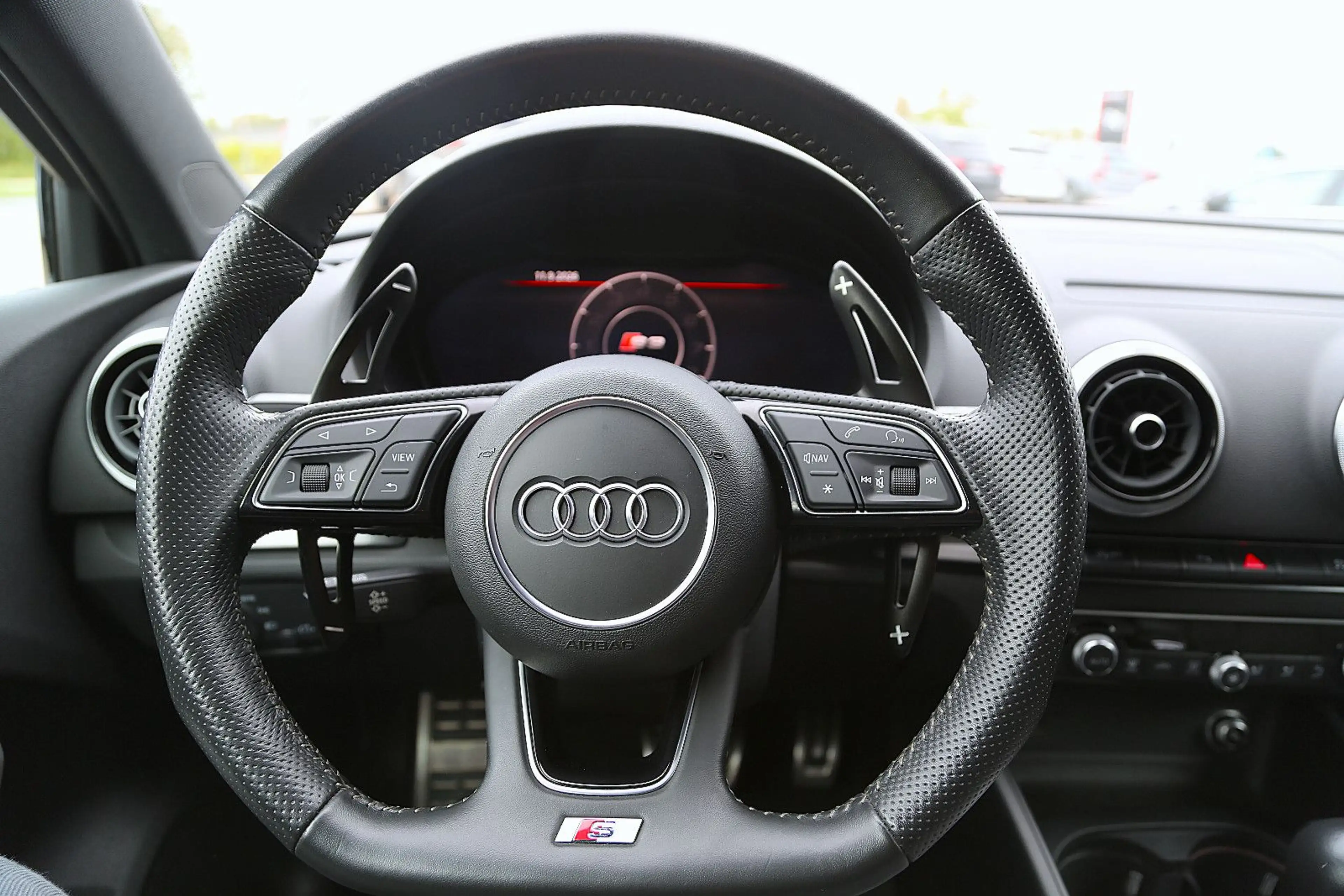 Audi S3 Lim. 2.0 TFSI quattro Virtual LED DSP Massage — photo 6
