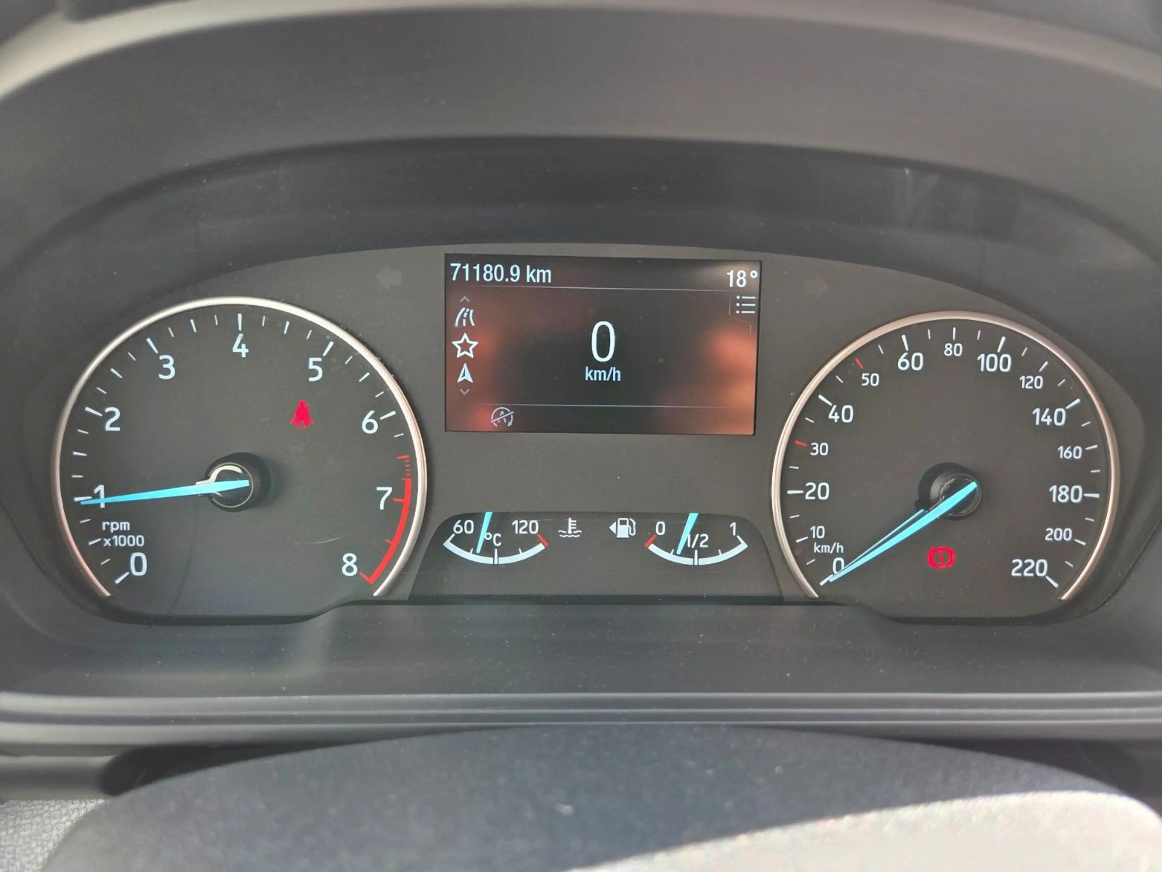Ford EcoSport Cool & Connect — photo 14