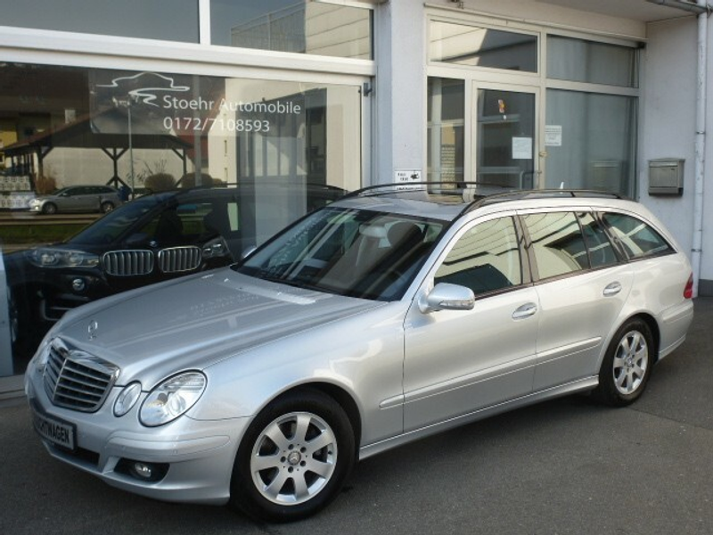 Mercedes-Benz E 200 T Kompr FL Autom Navi PDC AHK SHZ GSHD TOP