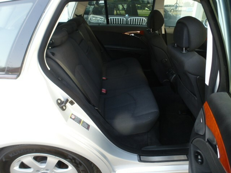 Mercedes-Benz E 200 T Kompr FL Autom Navi PDC AHK SHZ GSHD TOP — photo 12