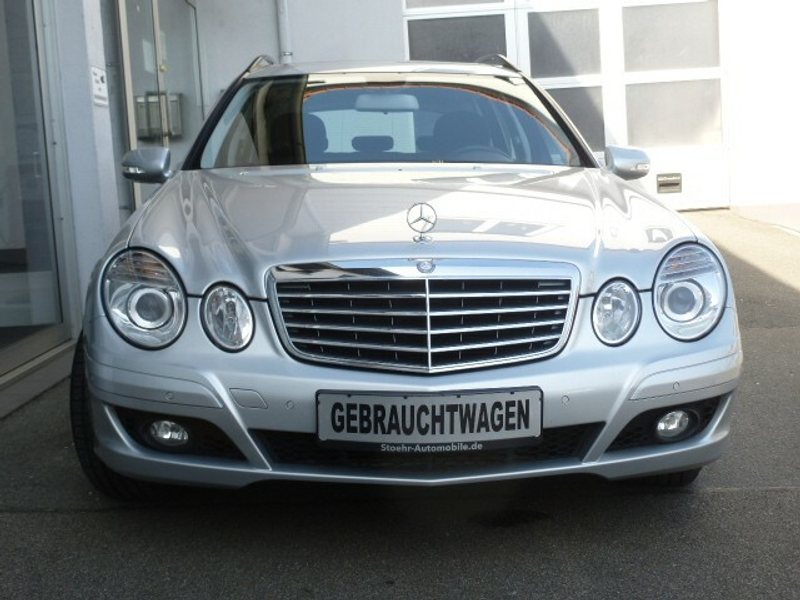 Mercedes-Benz E 200 T Kompr FL Autom Navi PDC AHK SHZ GSHD TOP — photo 5