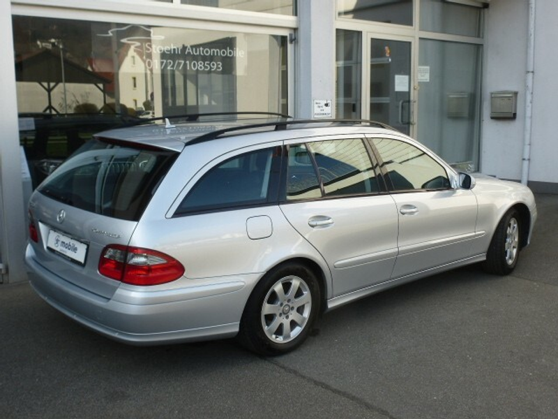 Mercedes-Benz E 200 T Kompr FL Autom Navi PDC AHK SHZ GSHD TOP — photo 3