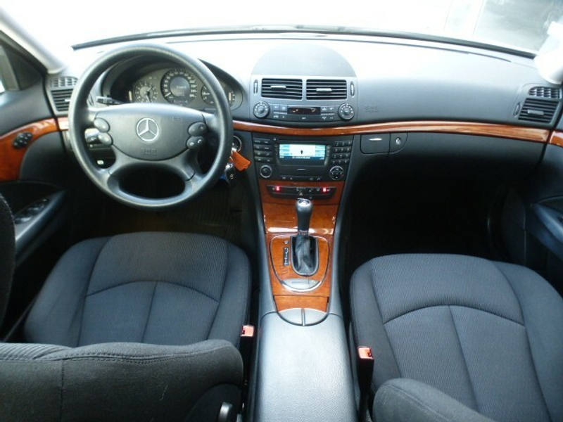Mercedes-Benz E 200 T Kompr FL Autom Navi PDC AHK SHZ GSHD TOP — photo 7