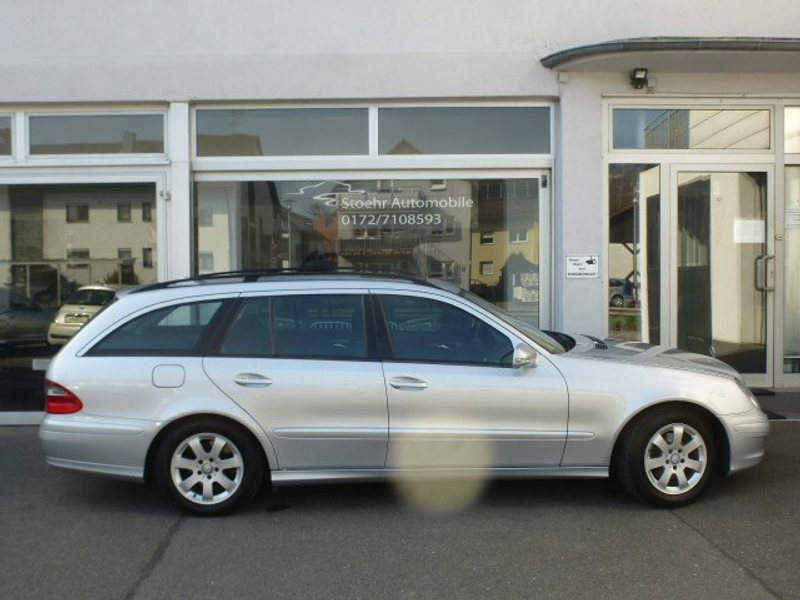 Mercedes-Benz E 200 T Kompr FL Autom Navi PDC AHK SHZ GSHD TOP — photo 4