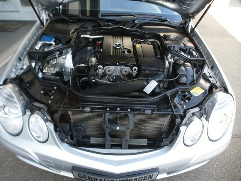 Mercedes-Benz E 200 T Kompr FL Autom Navi PDC AHK SHZ GSHD TOP — photo 15