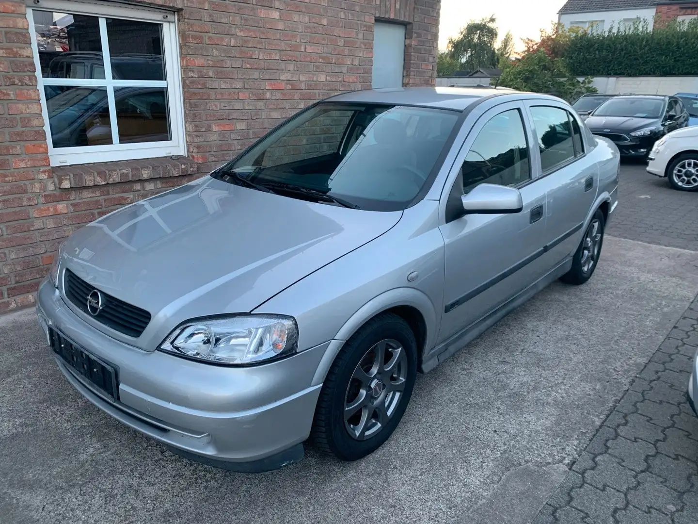 Opel Astra 1.6 16V Selection Silber - 2