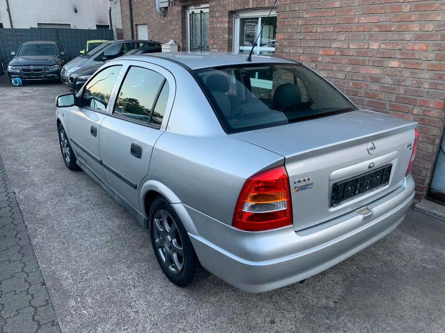 Opel Astra 1.6 16V Selection Silber - 1