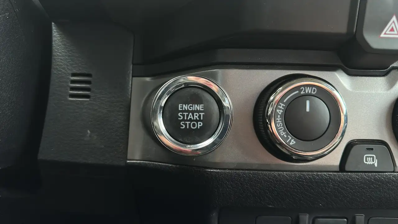 Toyota Tacoma снимка Toyota Tacoma