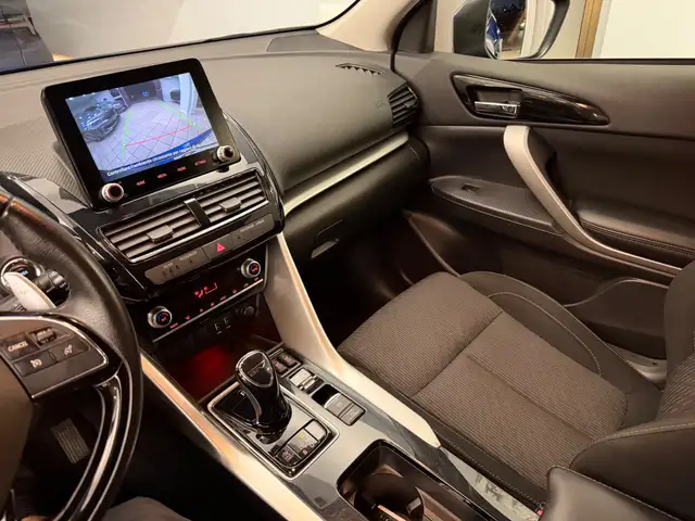 Mitsubishi Eclipse Cross view 5