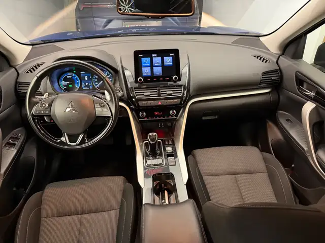 Mitsubishi Eclipse Cross view 9