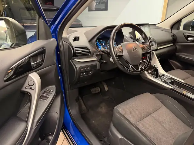 Mitsubishi Eclipse Cross view 8