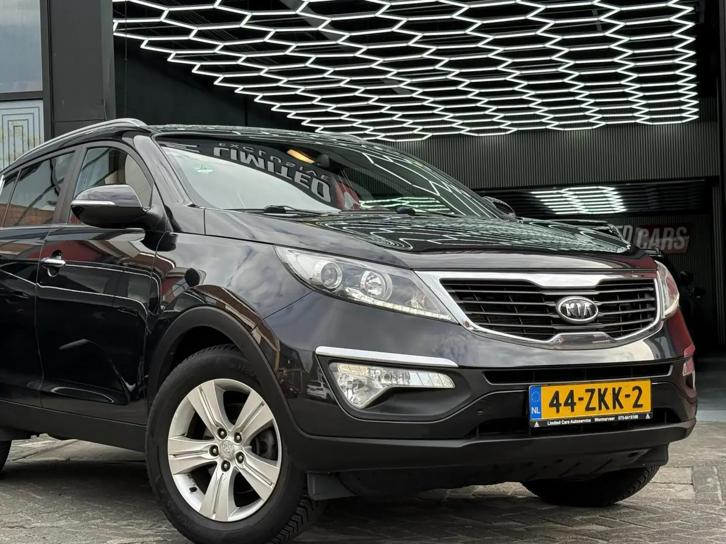 Kia Sportage 1.6 GDI|Treekhaak |Airco|Eerste eigenaar| Grijs - 2