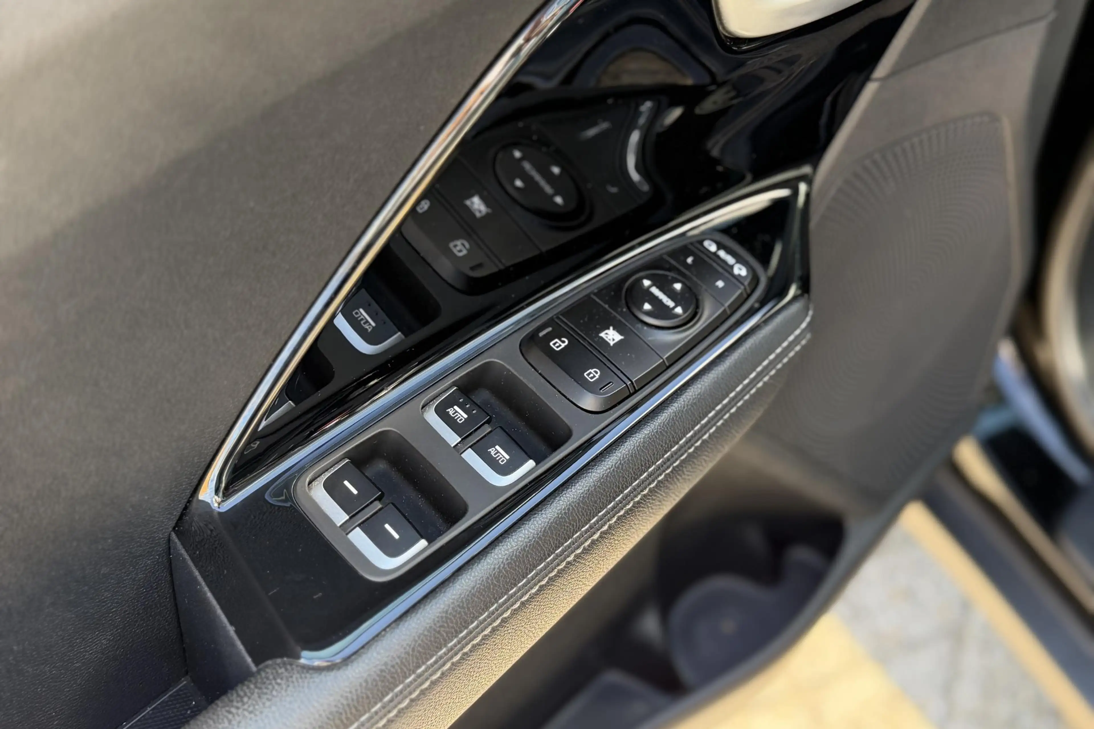 Kia Niro 1.6 GDi Hybrid Design Edition | Schuif/Opendak | N — photo 11