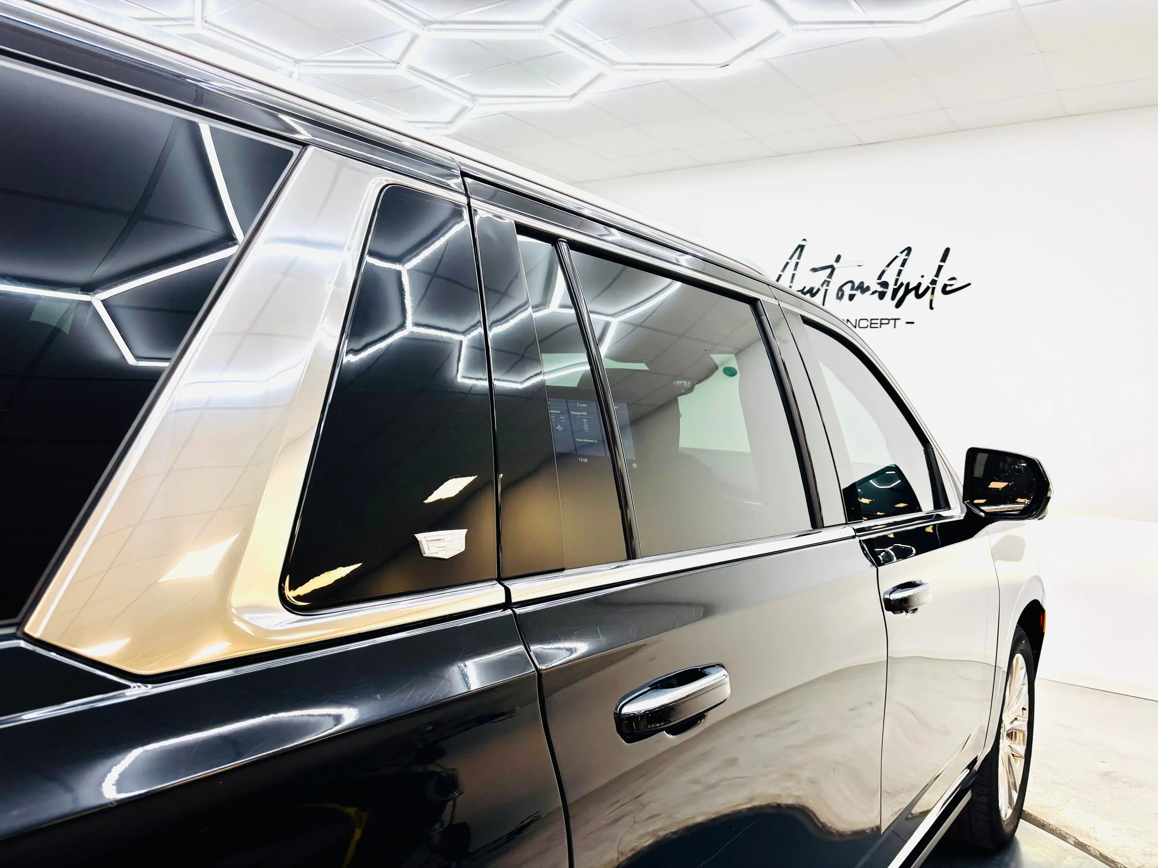 Cadillac Escalade ⚫️TVA⚫️ESV⚫️1AN GARANTIE⚫️FULL⚫️UTILITAI — photo 2