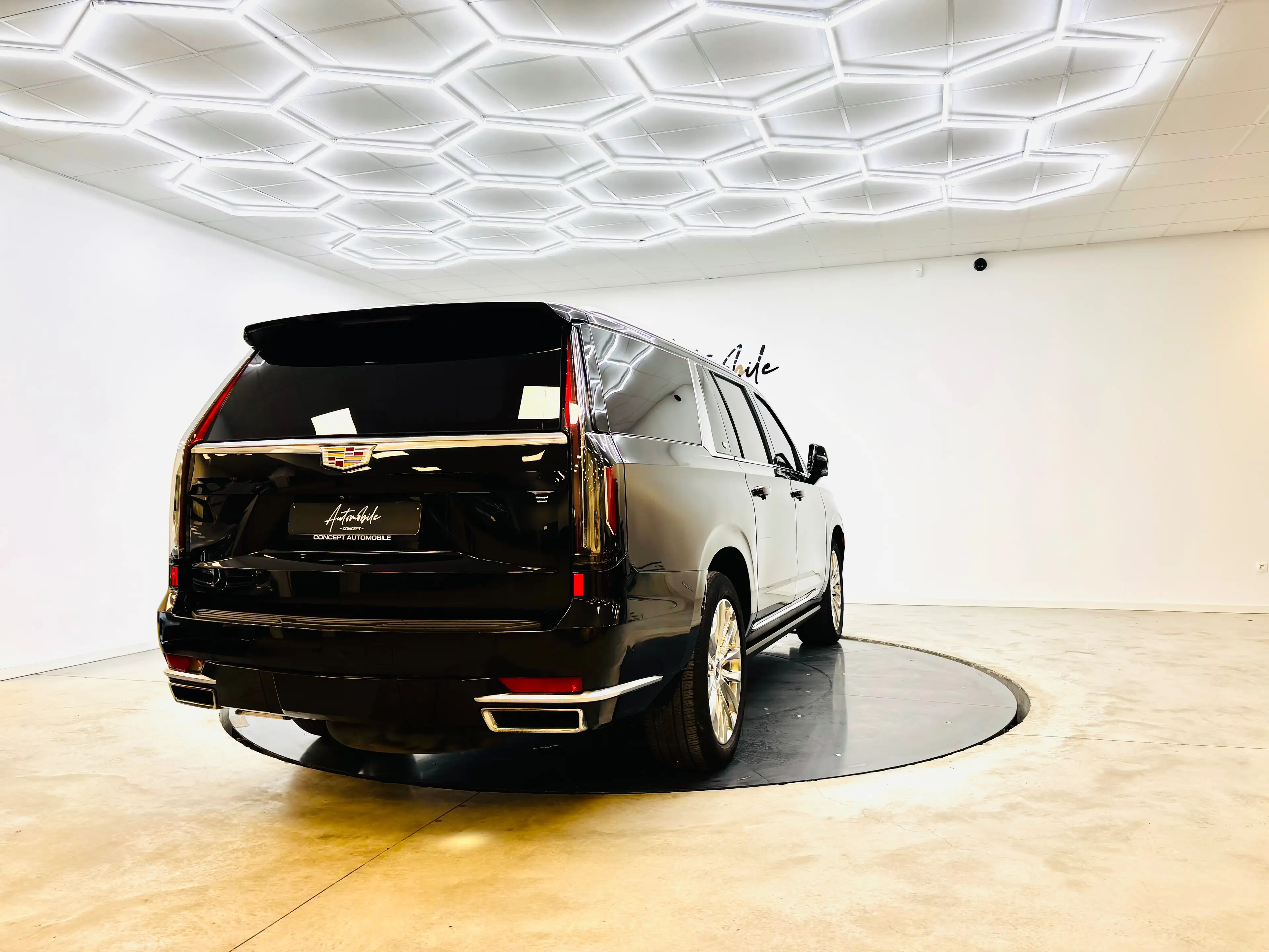 Cadillac Escalade ⚫️TVA⚫️ESV⚫️1AN GARANTIE⚫️FULL⚫️UTILITAI — photo 9