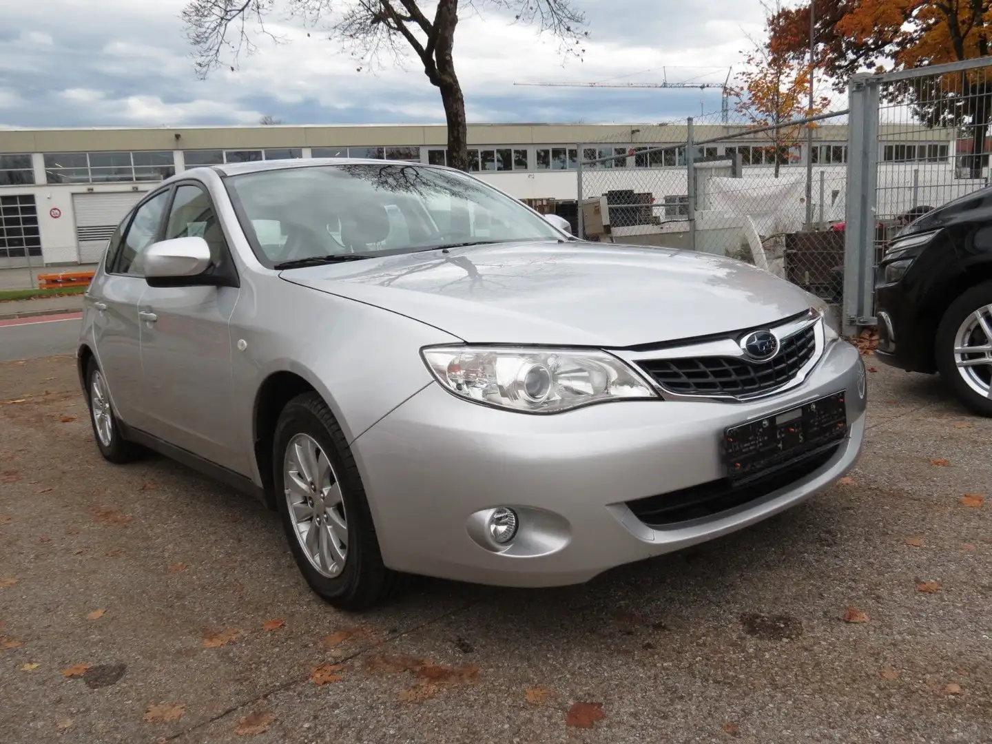 Subaru Impreza 1,5 4WD *60600 km, TÜV neu, KD neu* Stříbrná - 1