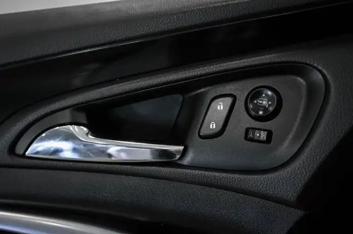 Opel Insignia 2015, foto 25