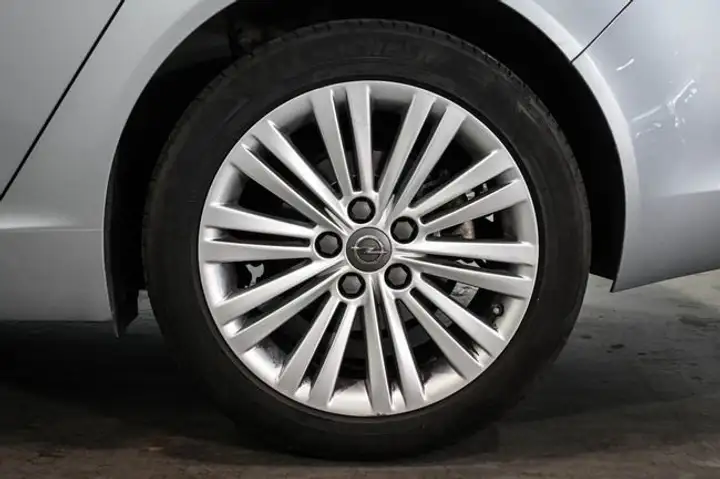 Opel Insignia 2015, foto 28