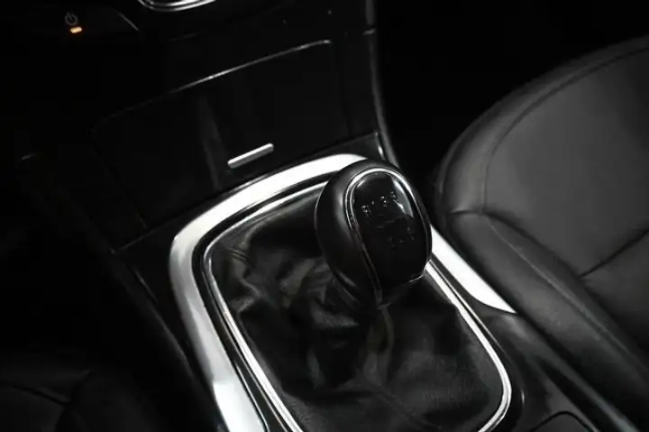 Opel Insignia 2015, foto 18